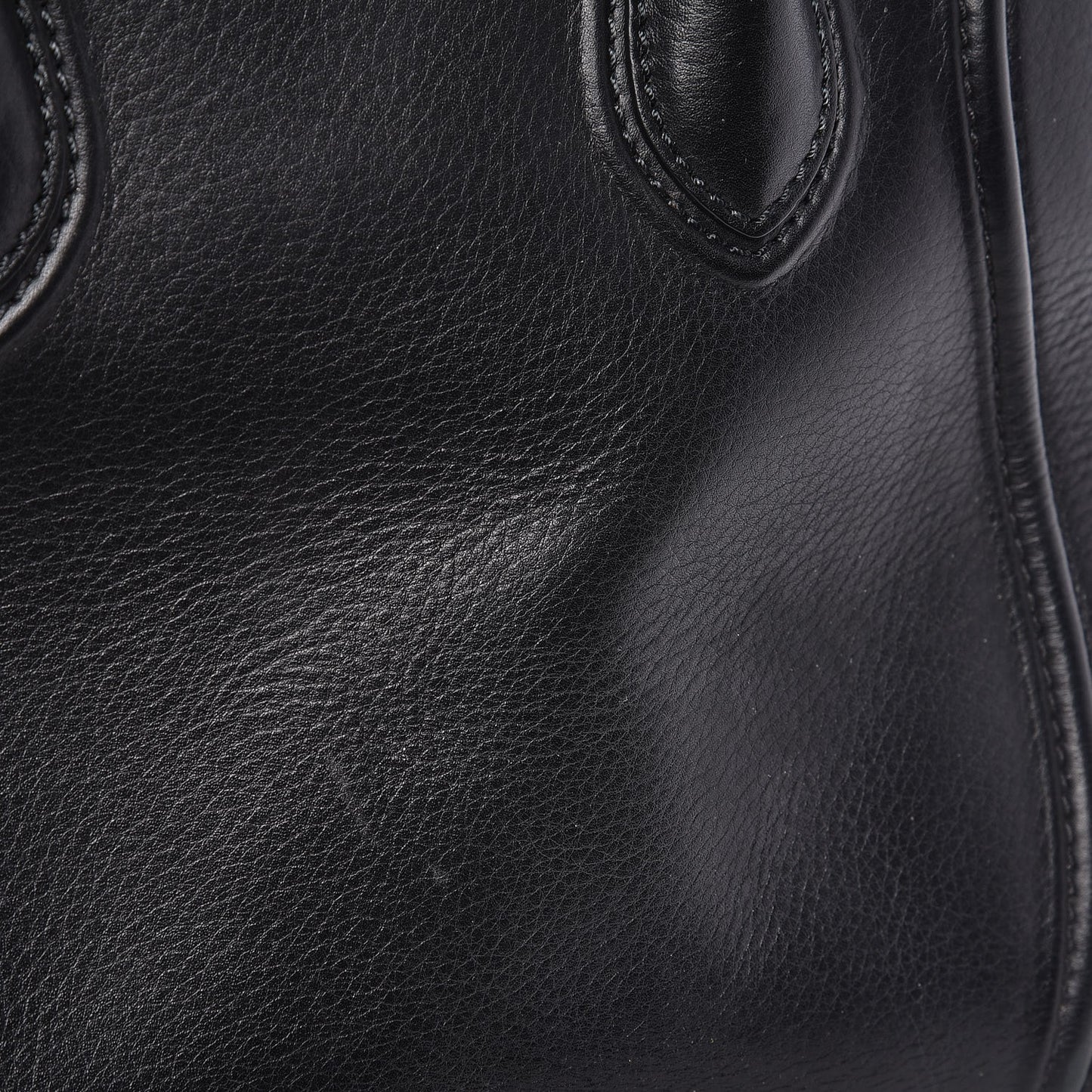 Supple Calfskin Medium Phantom Luggage Black