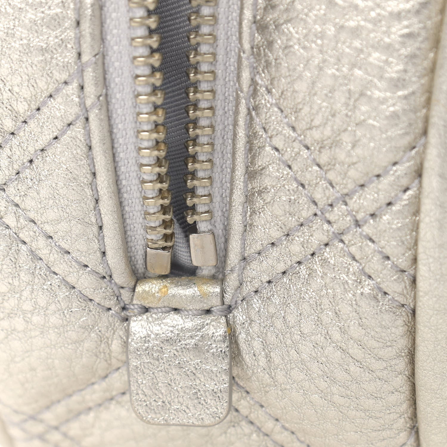 Marc Jacobs Metallic Grained Calfskin Quilted The Status Round Crossbody Platinum 11 of 11