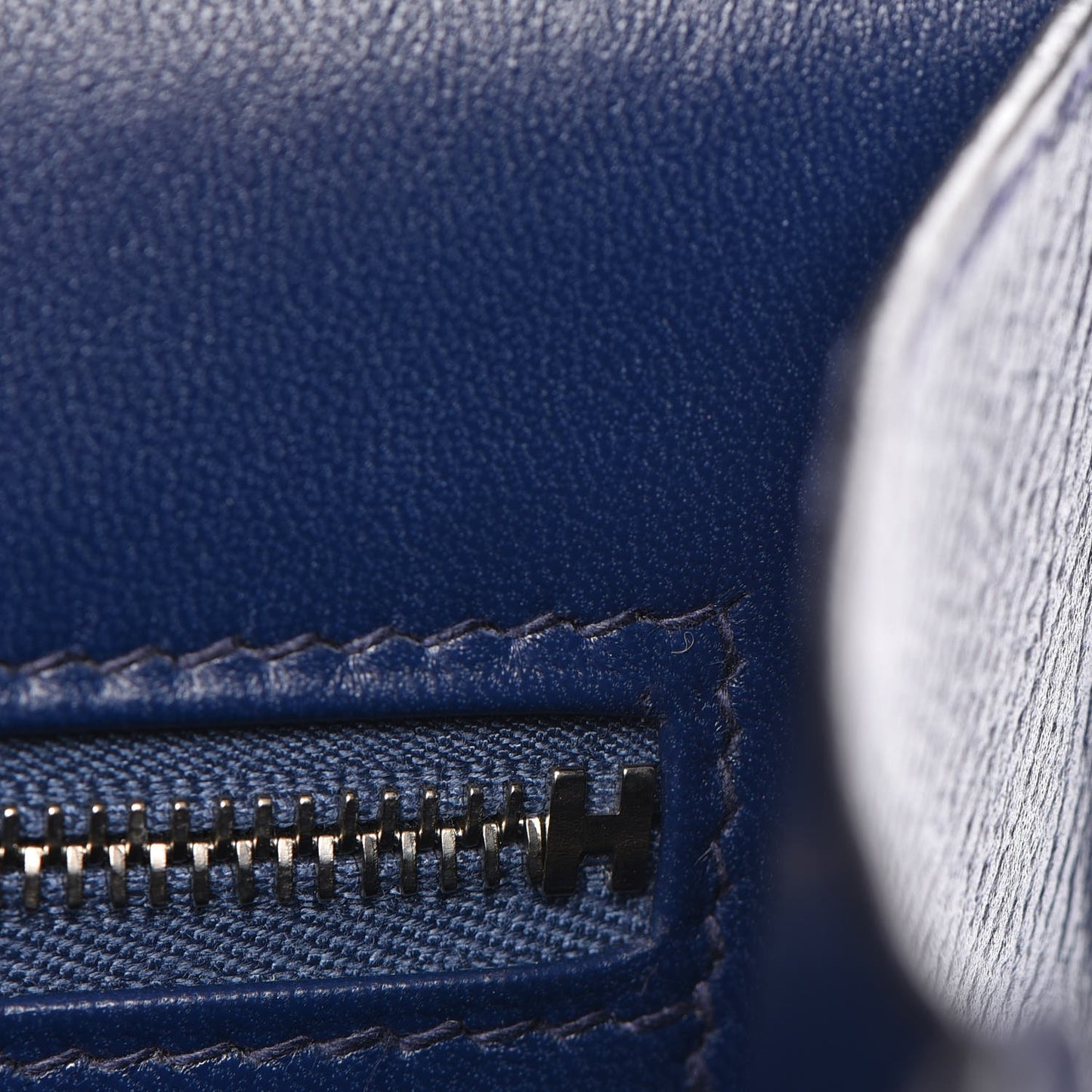 Epsom Constance 24 Bleu Saphir