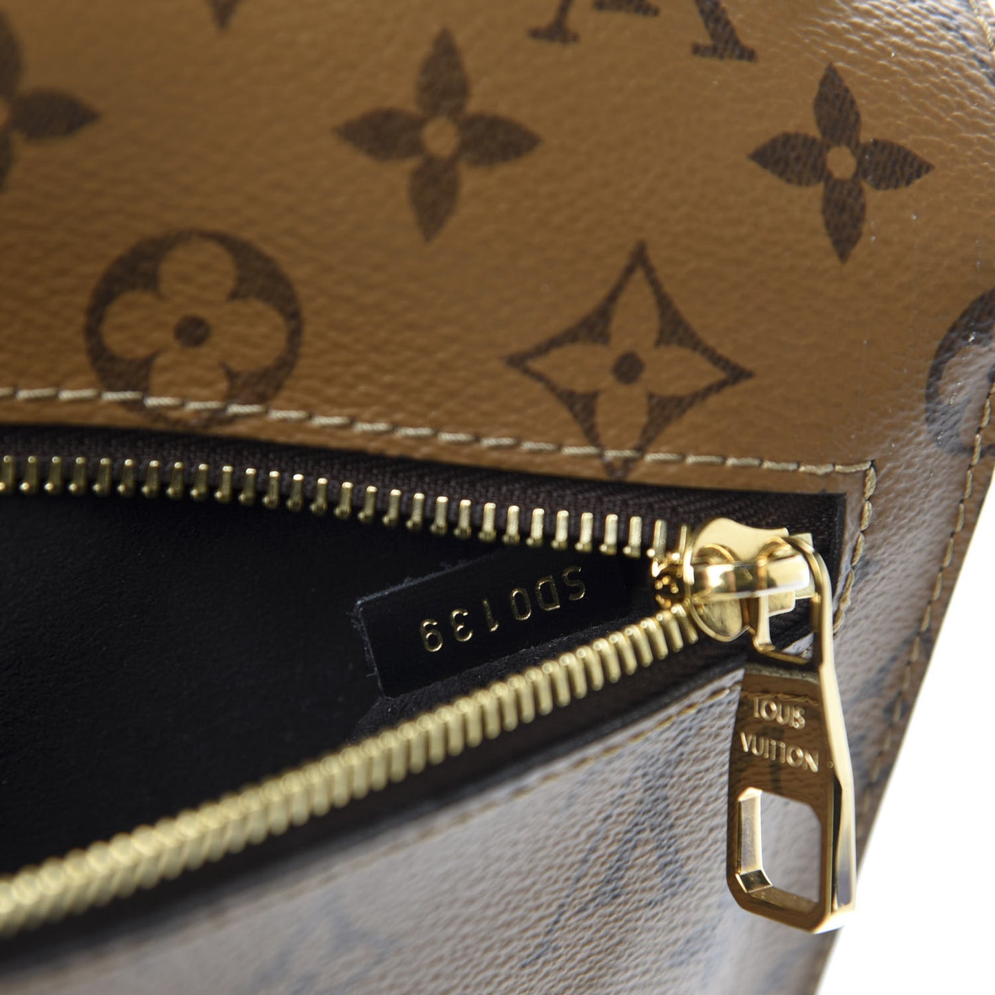 Reverse Monogram Pochette Metis