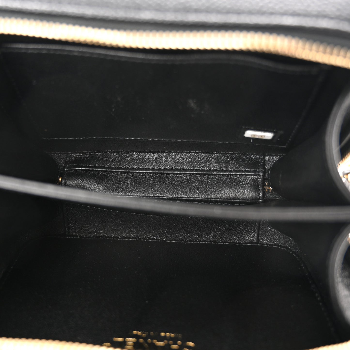 Caviar Quilted Small CC Filigree Vanity Case Black