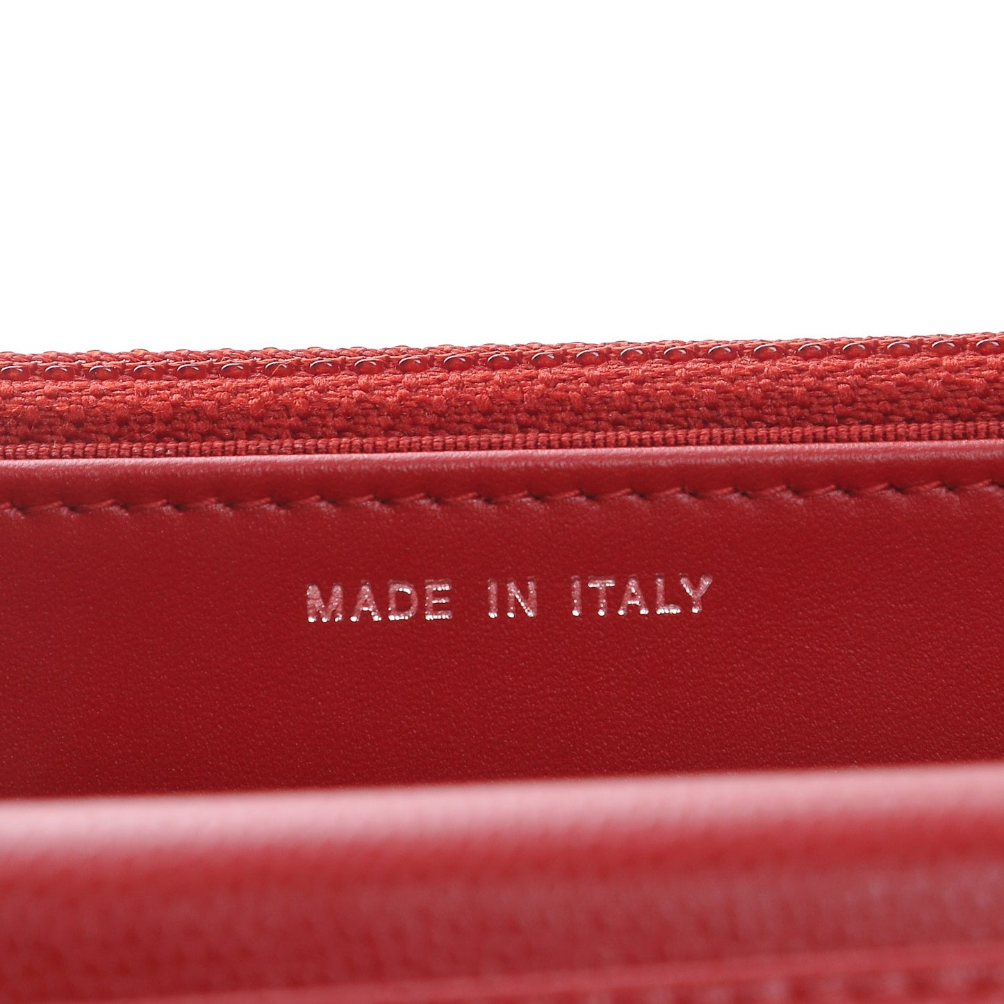 Caviar Chevron Quilted Wallet On Chain WOC Red