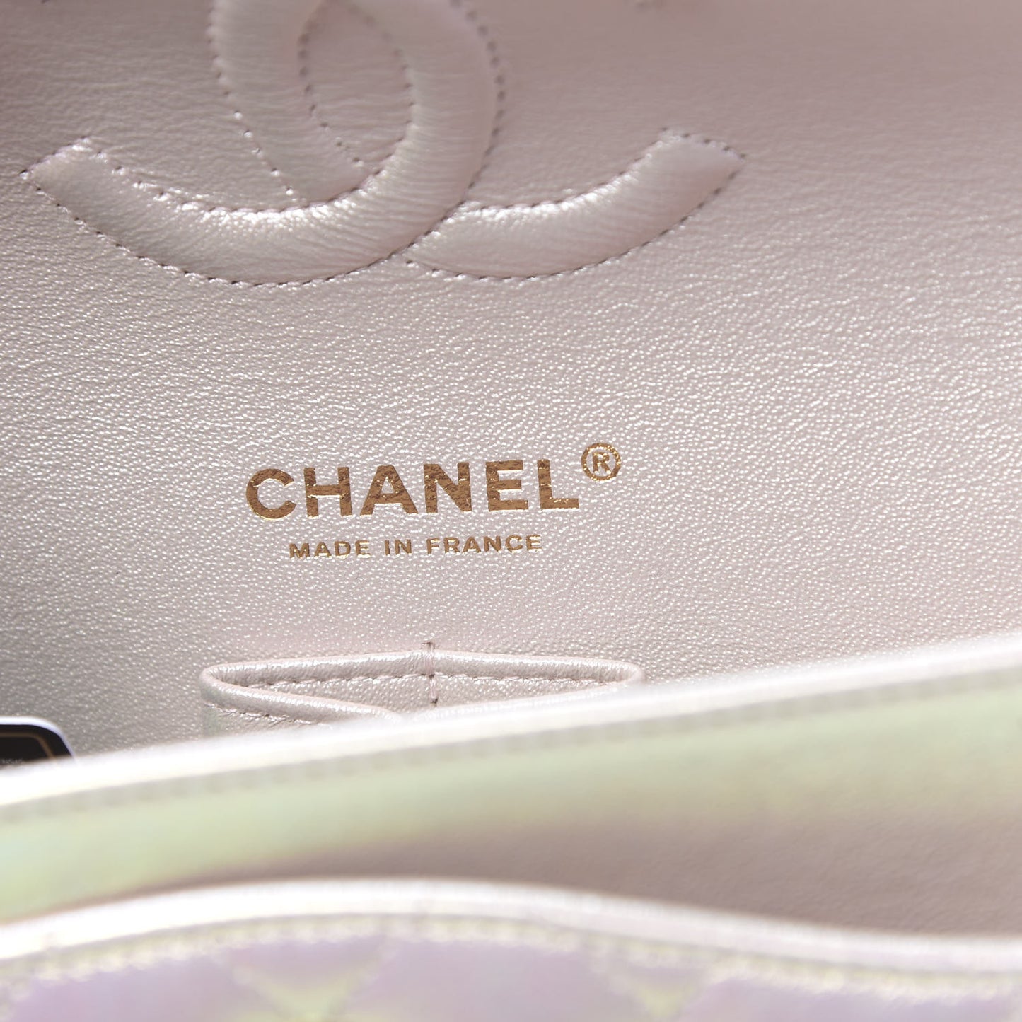 Iridescent Lambskin Quilted Medium Double Flap Ivory