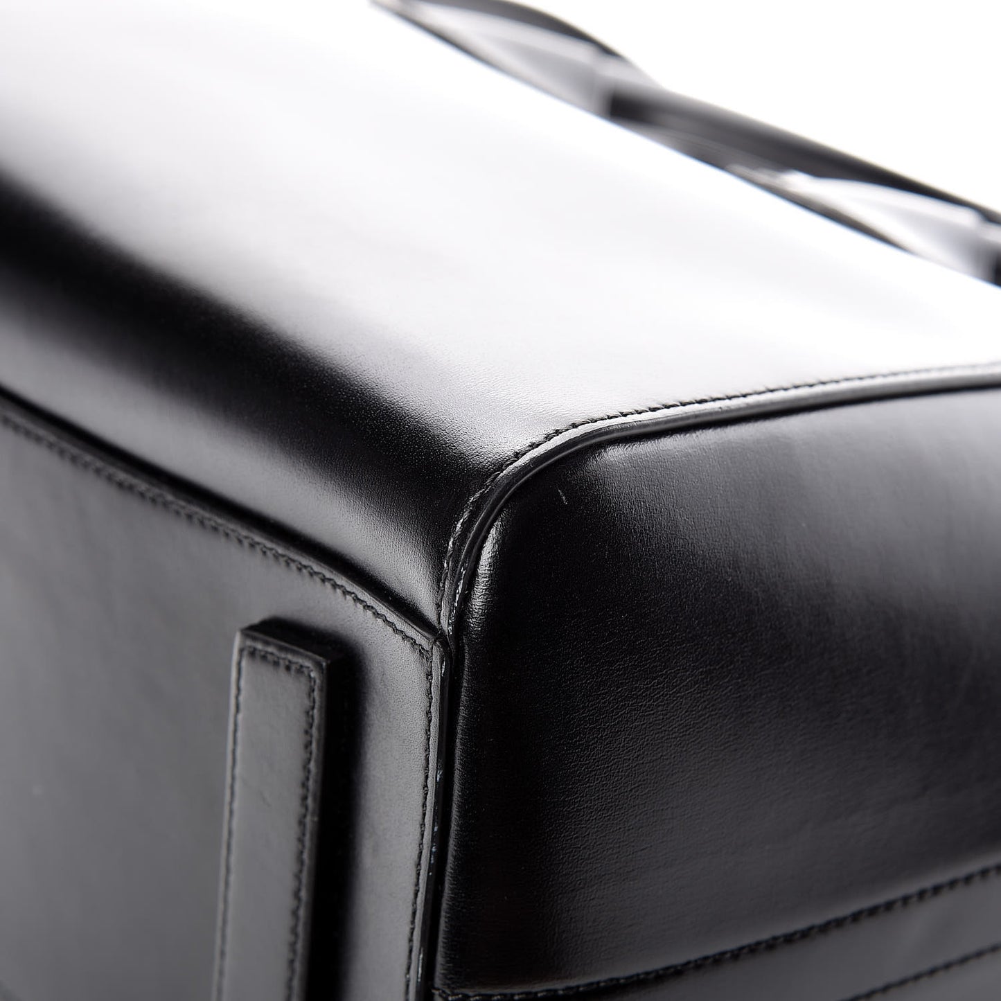 Shiny Lord Calfskin Medium Antigona Black