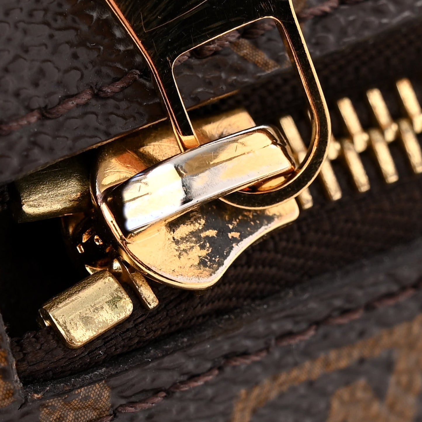 LOUIS VUITTON Monogram Pochette Metis