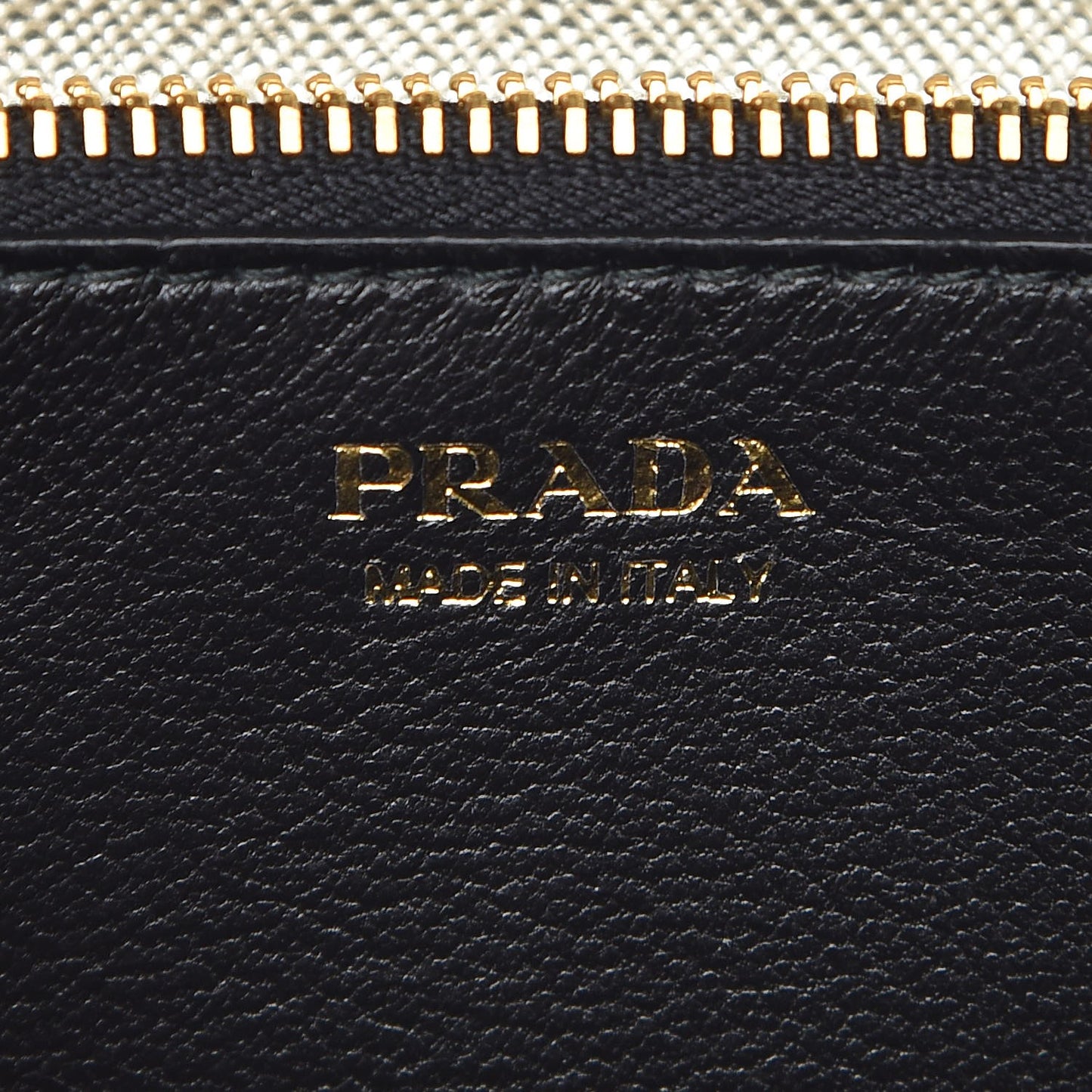 Metallic Saffiano Lux Chain Wallet Pirite
