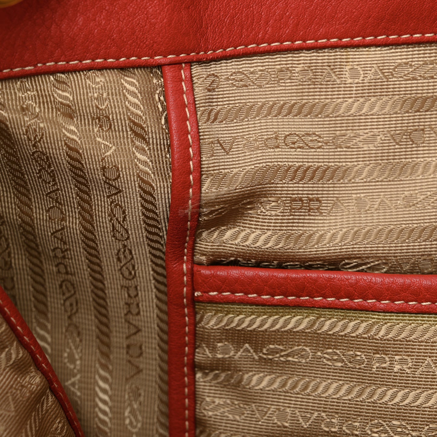 Vitello Daino Tote Rosso