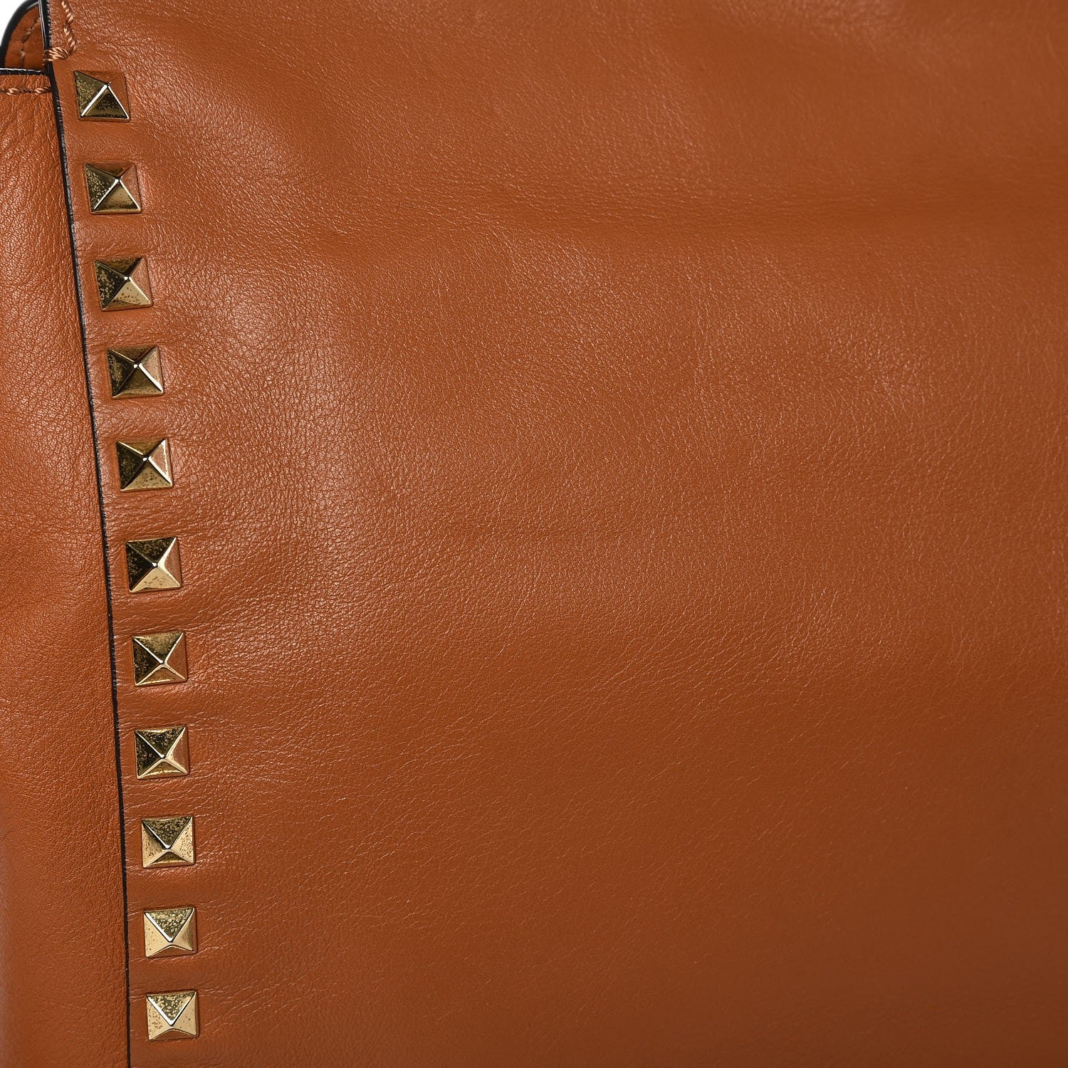 Valentino Garavani Calfskin Medium Rockstud Tote Light Cuir 9 of 9