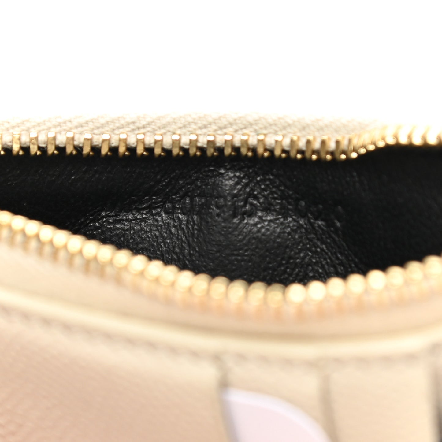 Grain De Poudre Matelasse Chevron Monogram Fragments Zippered Card Case Blanc Vintage