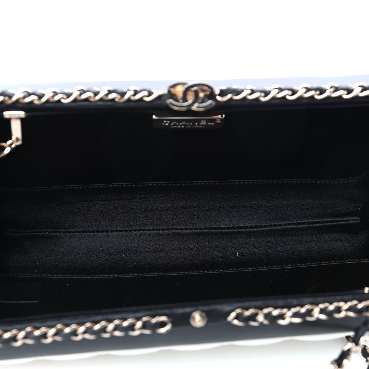 Lambskin Quilted Chain Around Clutch White Black