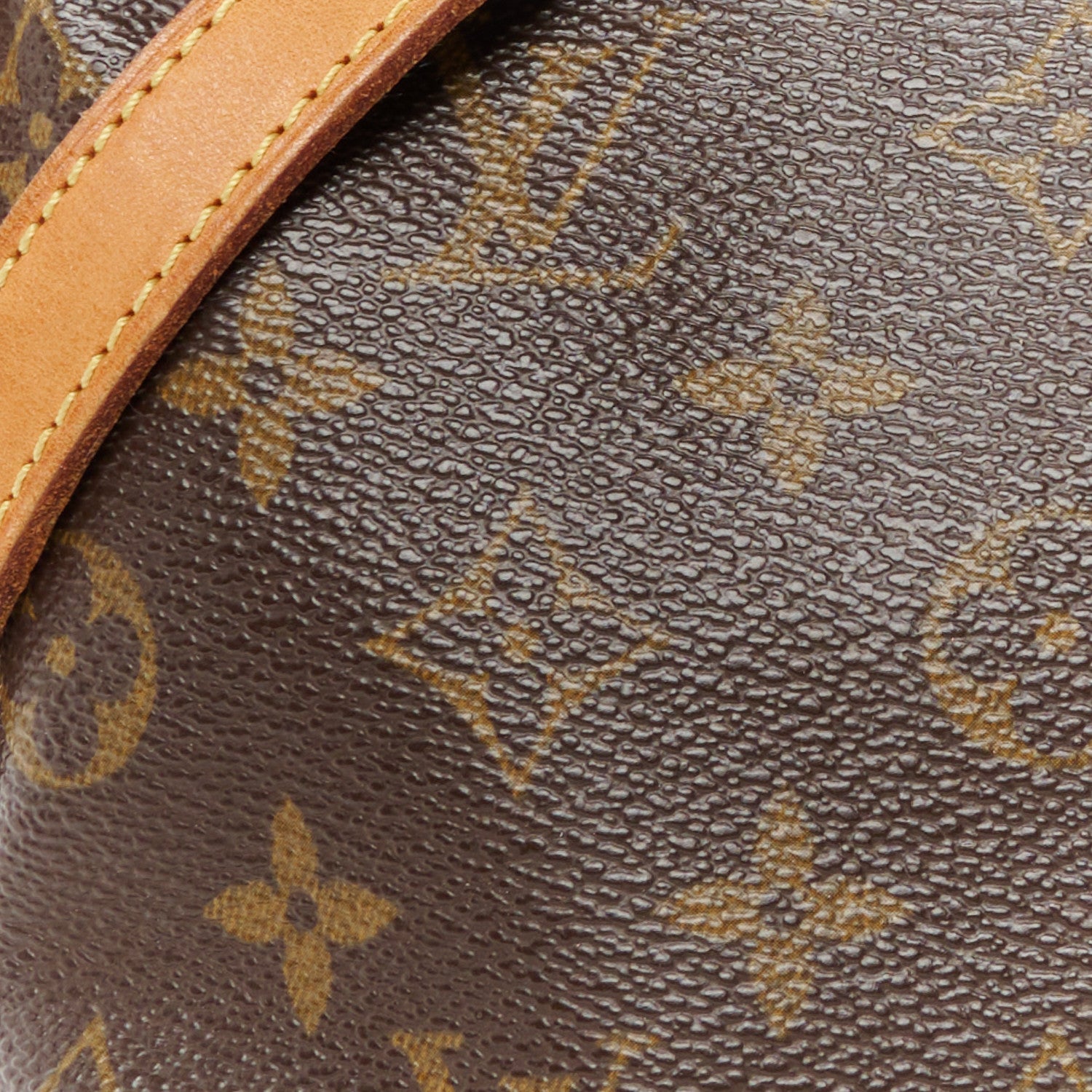 Louis Vuitton Monogram Trotteur 9 of 11