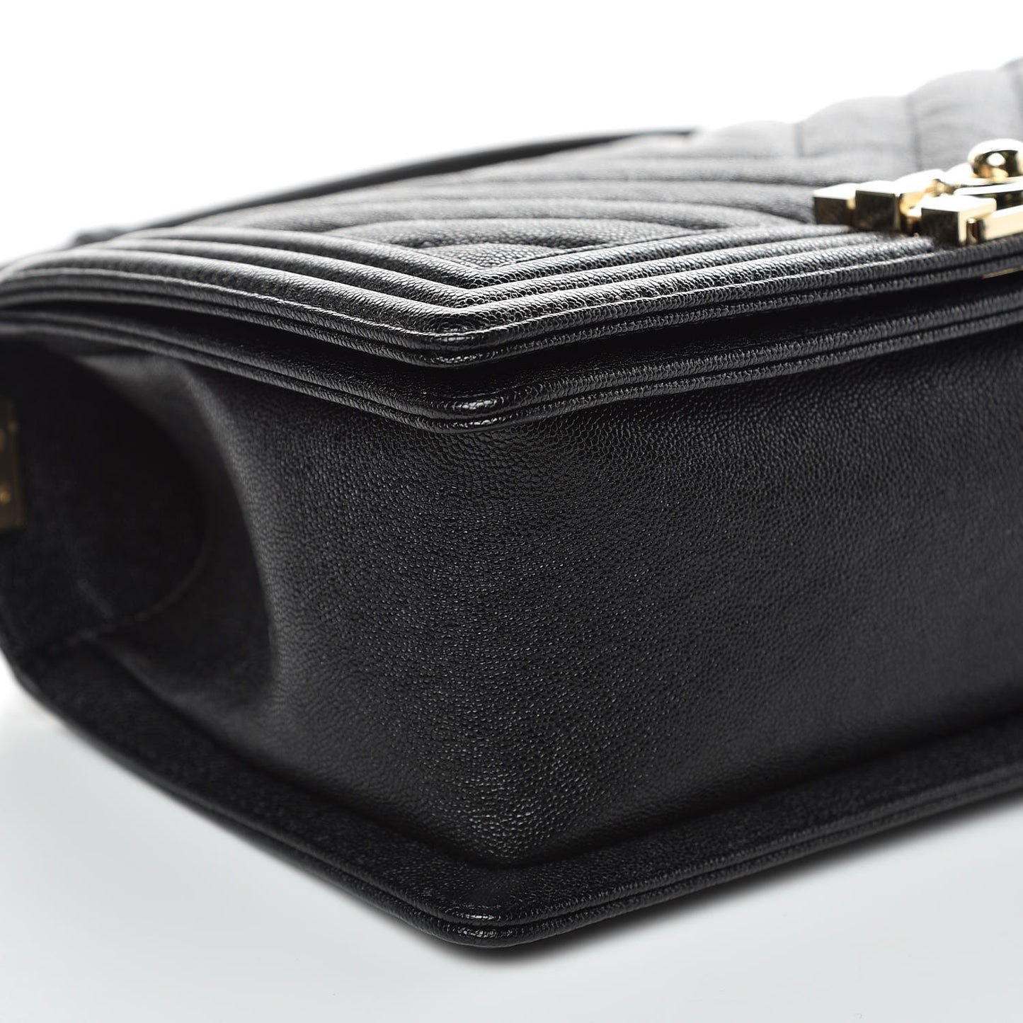 Caviar Chevron Quilted Medium Boy Flap Black