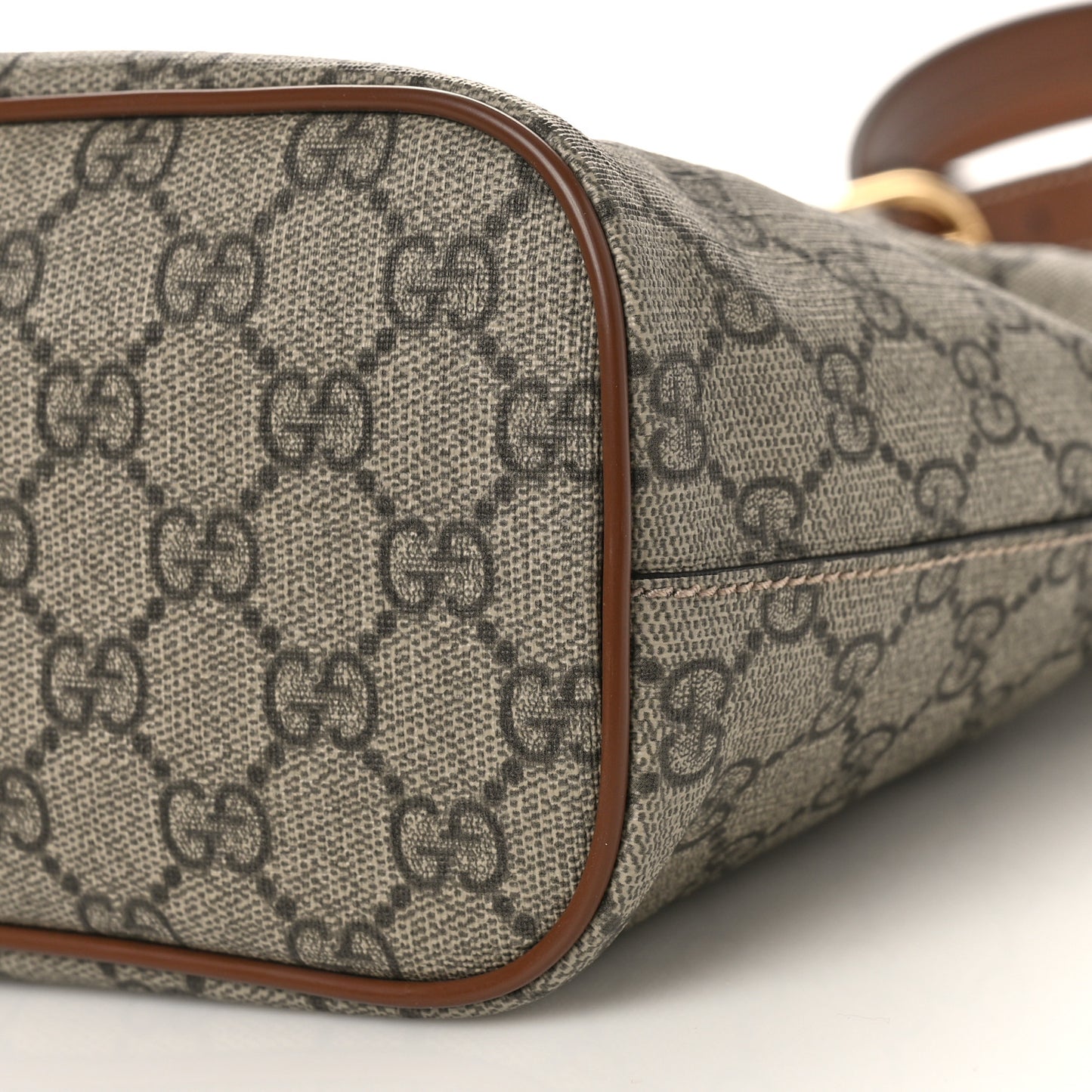 Soft GG Supreme Monogram Small Crossbody Tote Beige Cuir