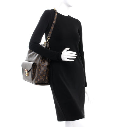 Louis Vuitton Monogram Metis 2 of 12