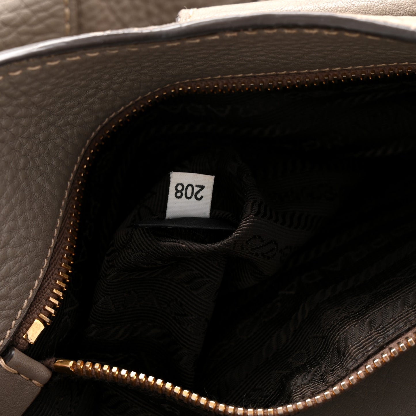 Vitello Daino Pushlock Tote Argilla