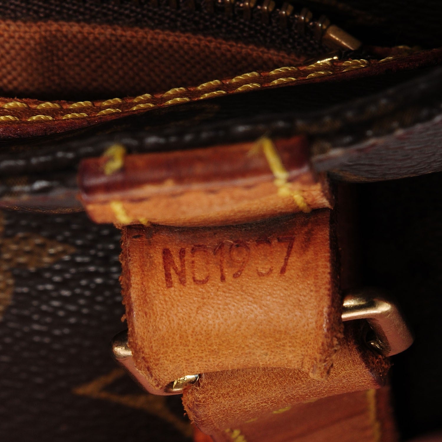 Louis Vuitton Monogram Sac Shopping 7 of 7