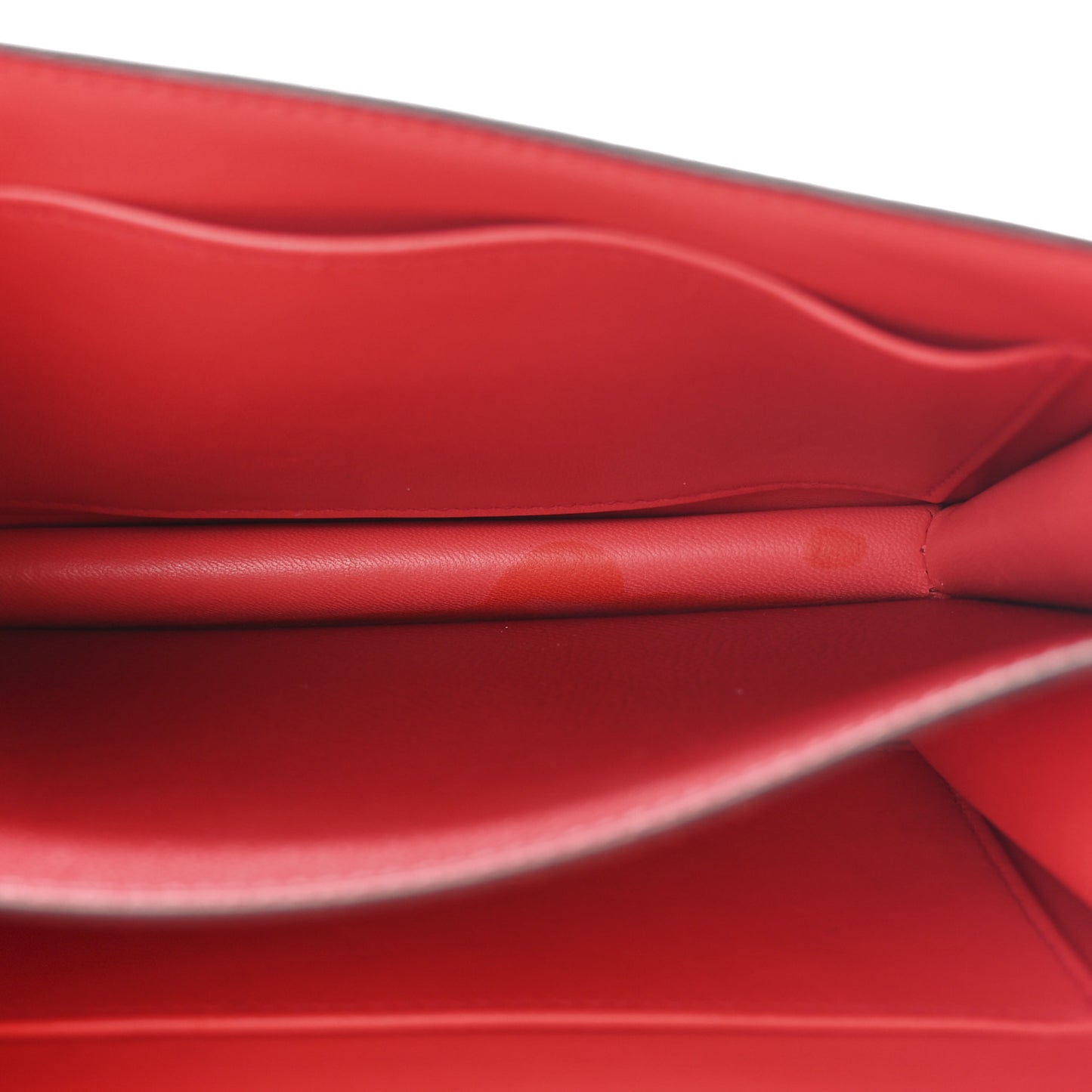 Epsom Enamel Constance 18 Rouge Grenat