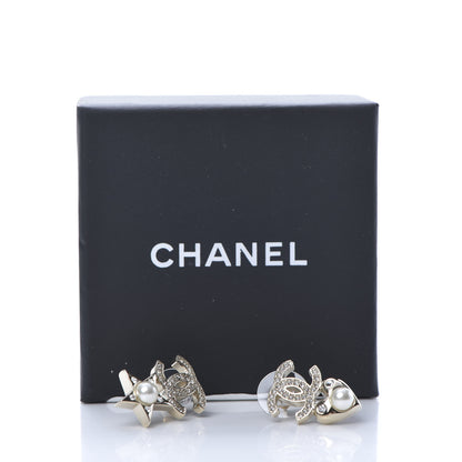 Chanel Crystal Pearl Charming Winter CC Star Heart Earrings Gold 5 of 5