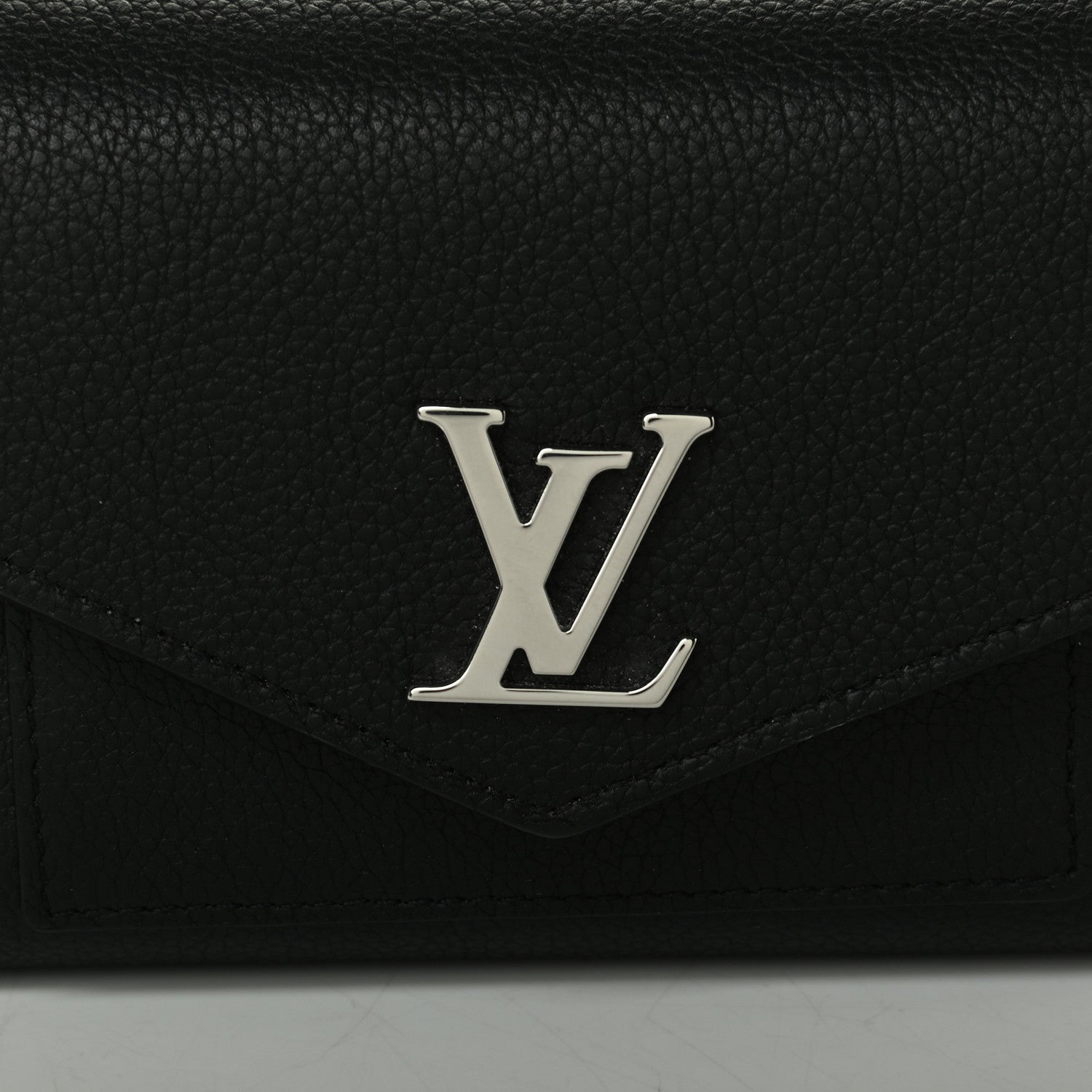Louis Vuitton Soft Calfskin My Lockme Compact Wallet Black 7 of 8