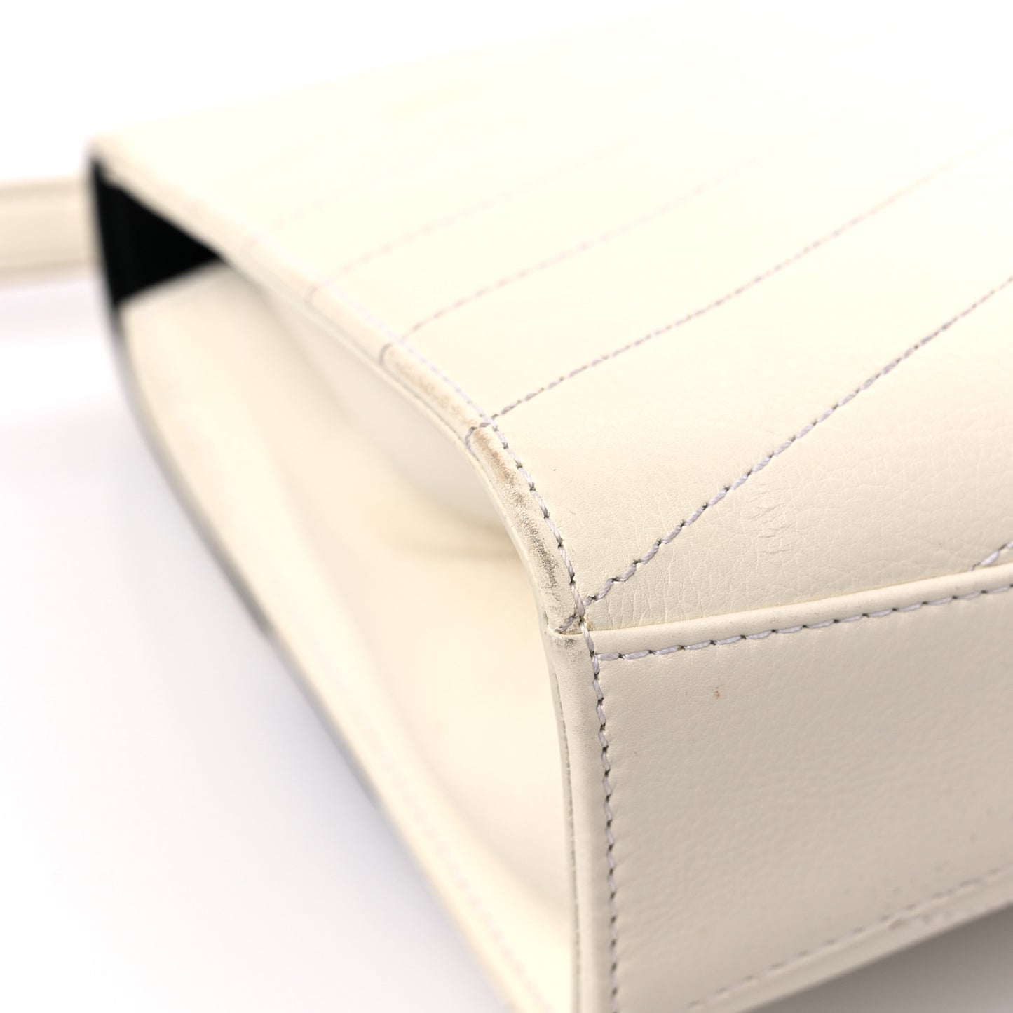 Calfskin Chevron Quilted Casual Trip Flap White