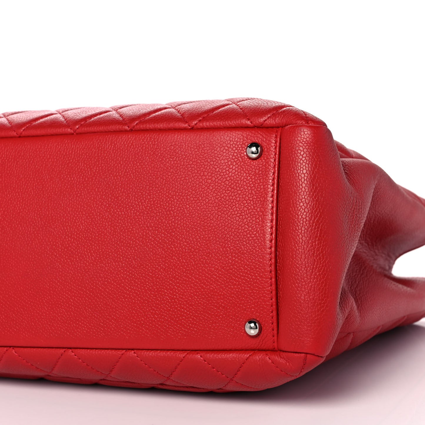 Caviar Quilted XL Grand Shopping Tote GST Red