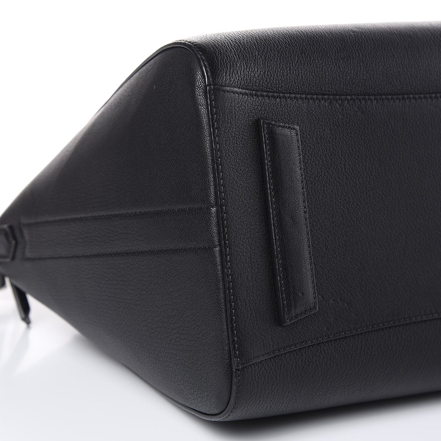Sugar Goatskin Medium Antigona Black