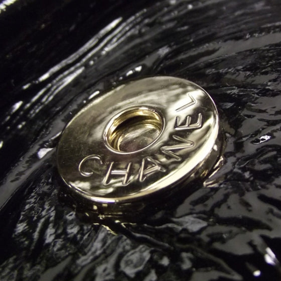 Vinyl Rock and Chain Medium Flap Black