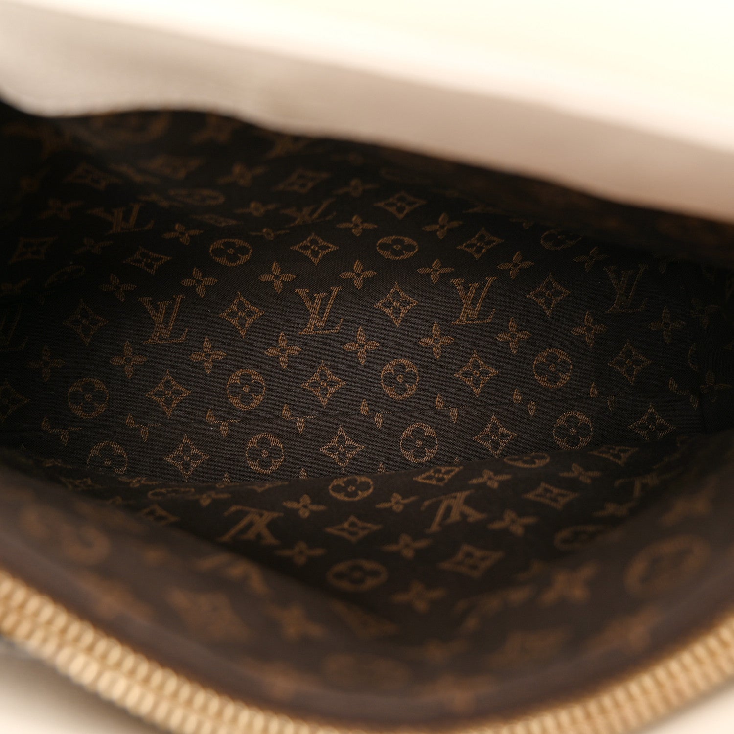 Louis Vuitton Smooth Calfskin Soft Dauphine MM White 5 of 11