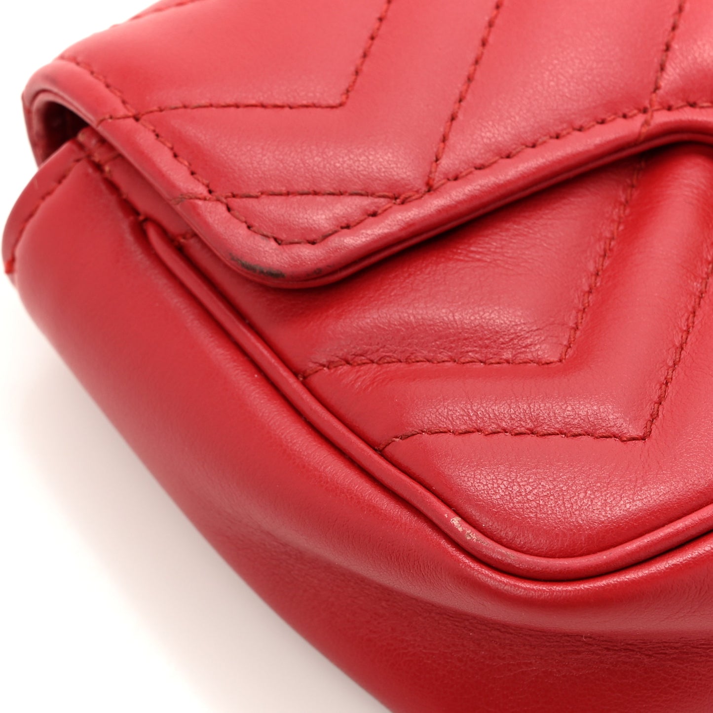 Calfskin Matelasse Super Mini GG Marmont Shoulder Bag Hibiscus Red
