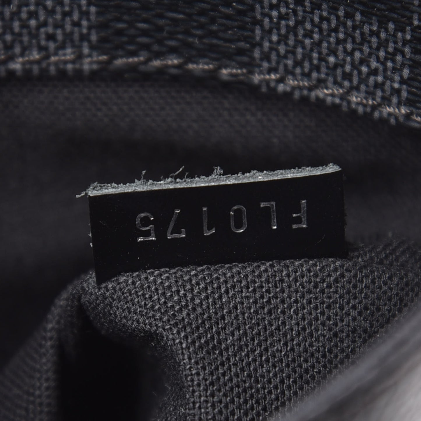 Damier Graphite District PM