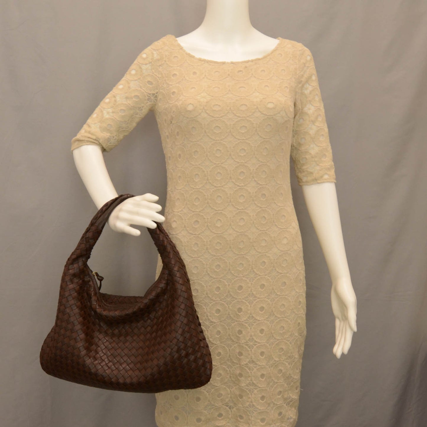 Nappa Intrecciato Medium Veneta Hobo Ebano