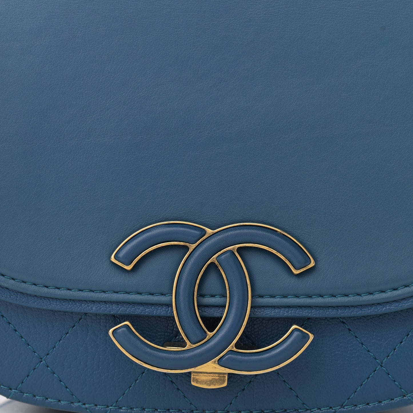 Shiny Calfskin Goatskin Quilted Small Coco Curve Messenger Flap Navy