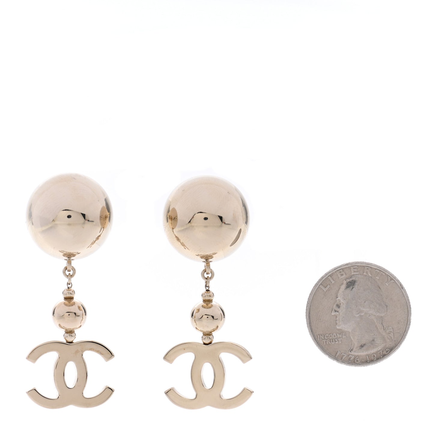 Metal CC Drop Earrings Gold