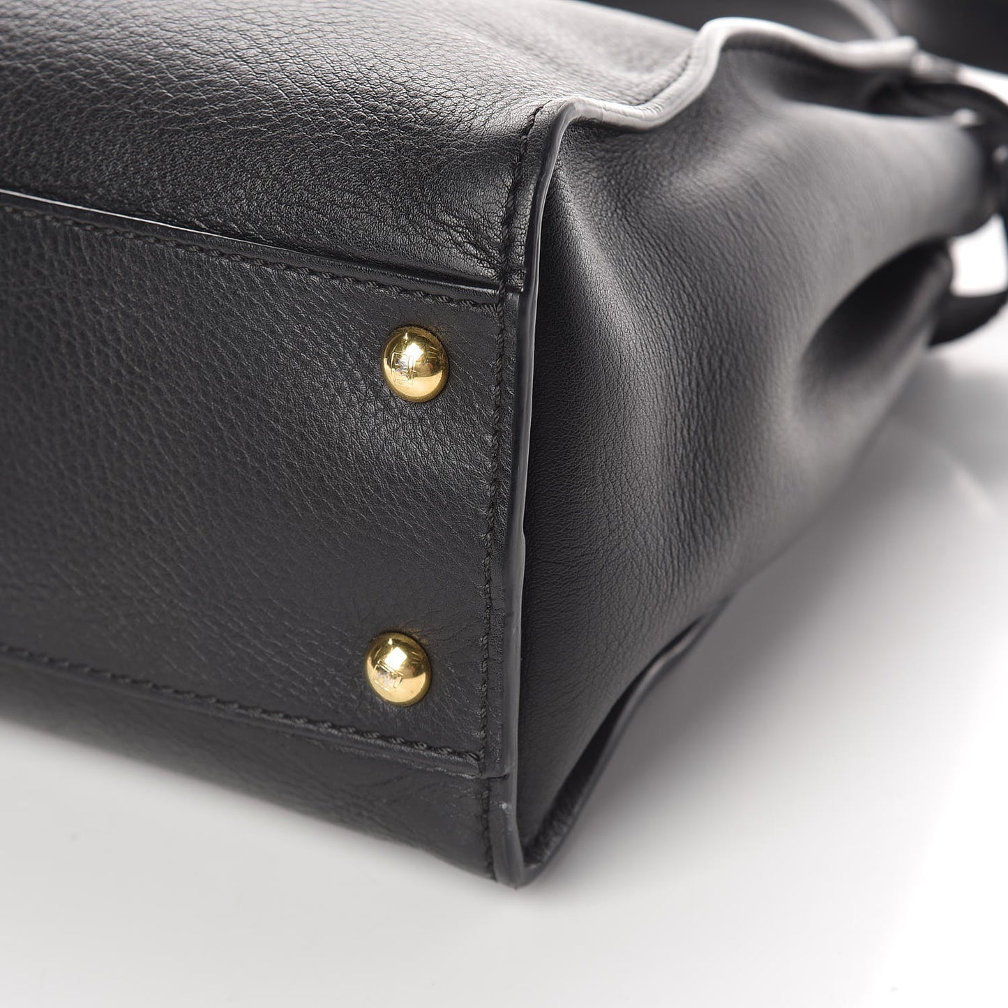 Vitello Seta Shiny Nappa Medium Peekaboo Iconic Satchel Black
