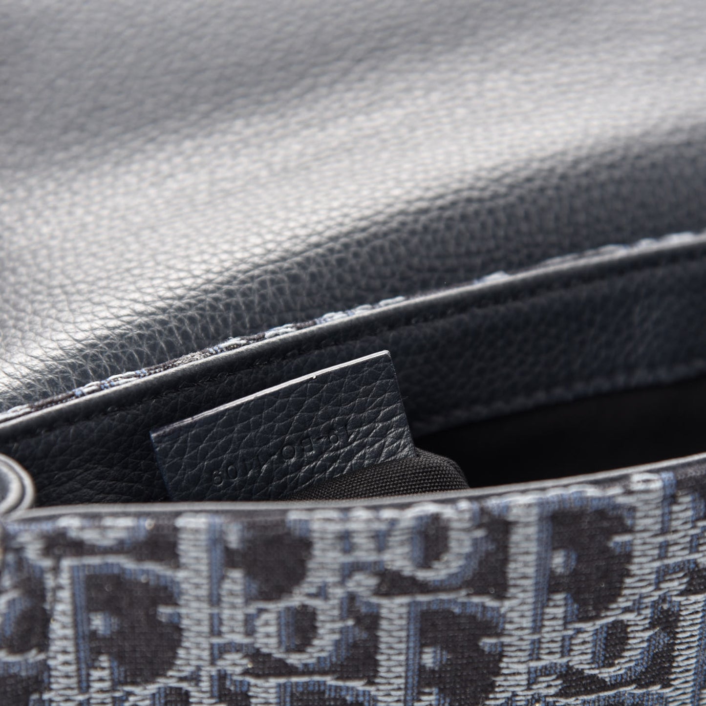 Oblique Saddle Messenger Pouch Blue Black