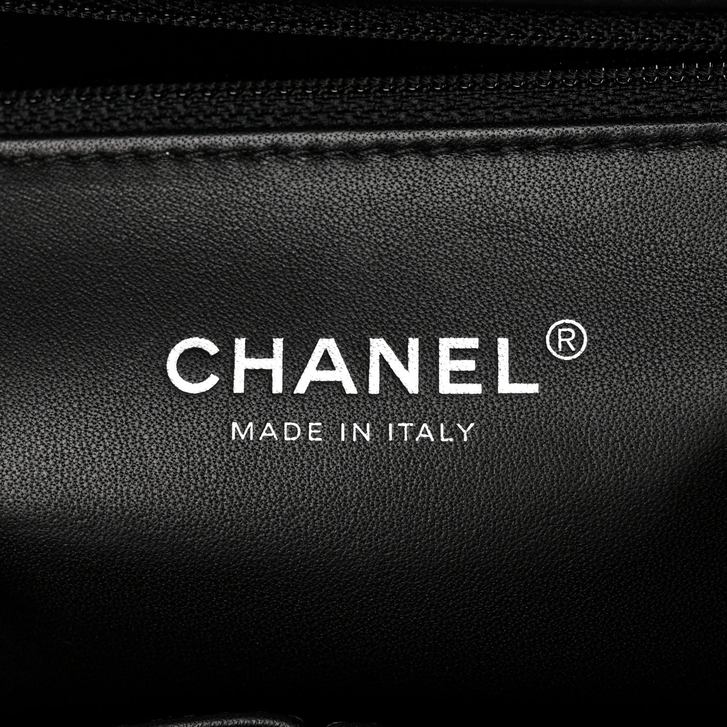 Lambskin Quilted Medium CC Filigree Flap Black