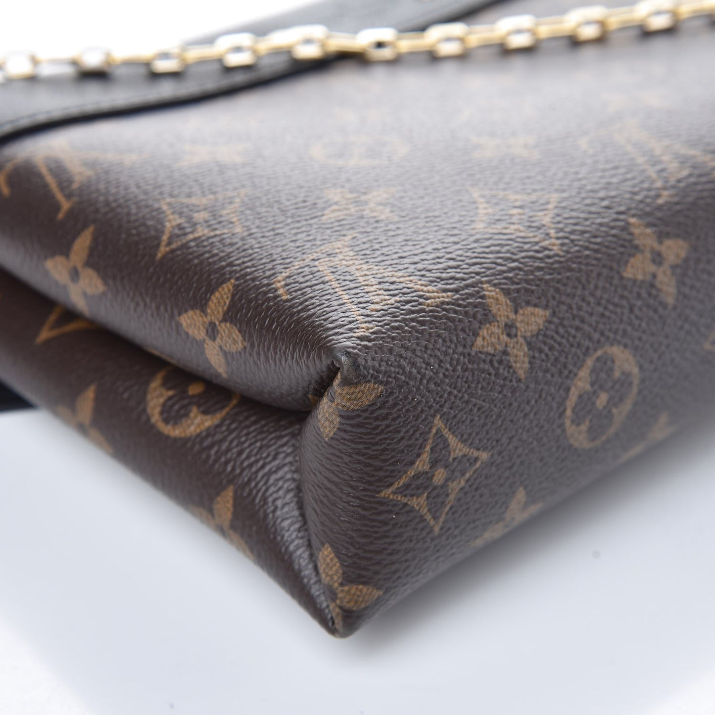 Monogram Pallas Chain Black