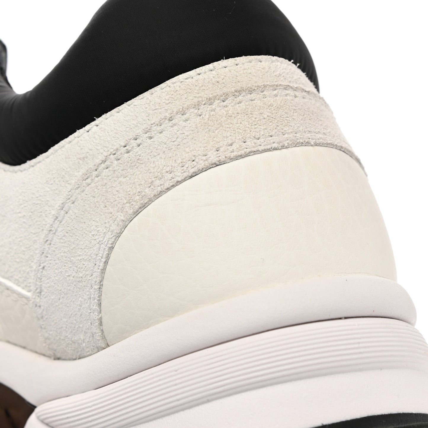 Mesh Suede Calfskin Grained Calfskin Womens CC Sneakers 39 White Black