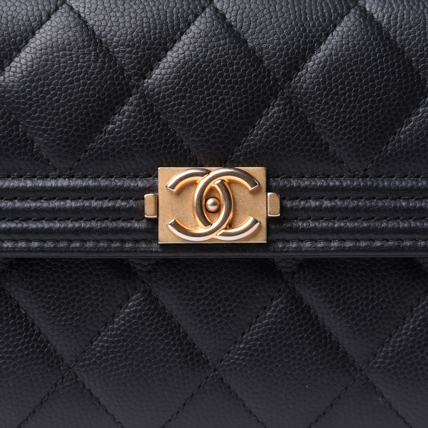 Caviar Quilted Large Boy Gusset Flap Wallet Black