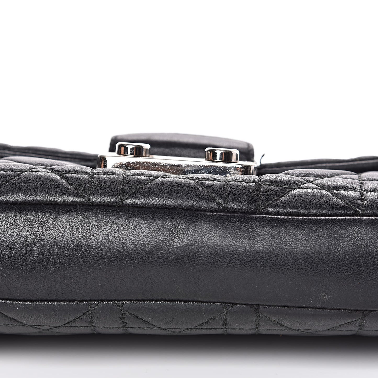 Lambskin Cannage New Lock Pouch Black