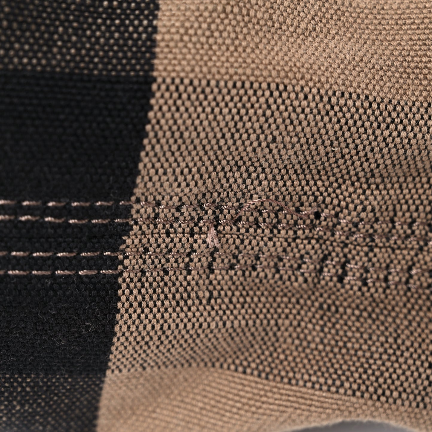 Canvas Mega Check Medium Ashby Hobo Black