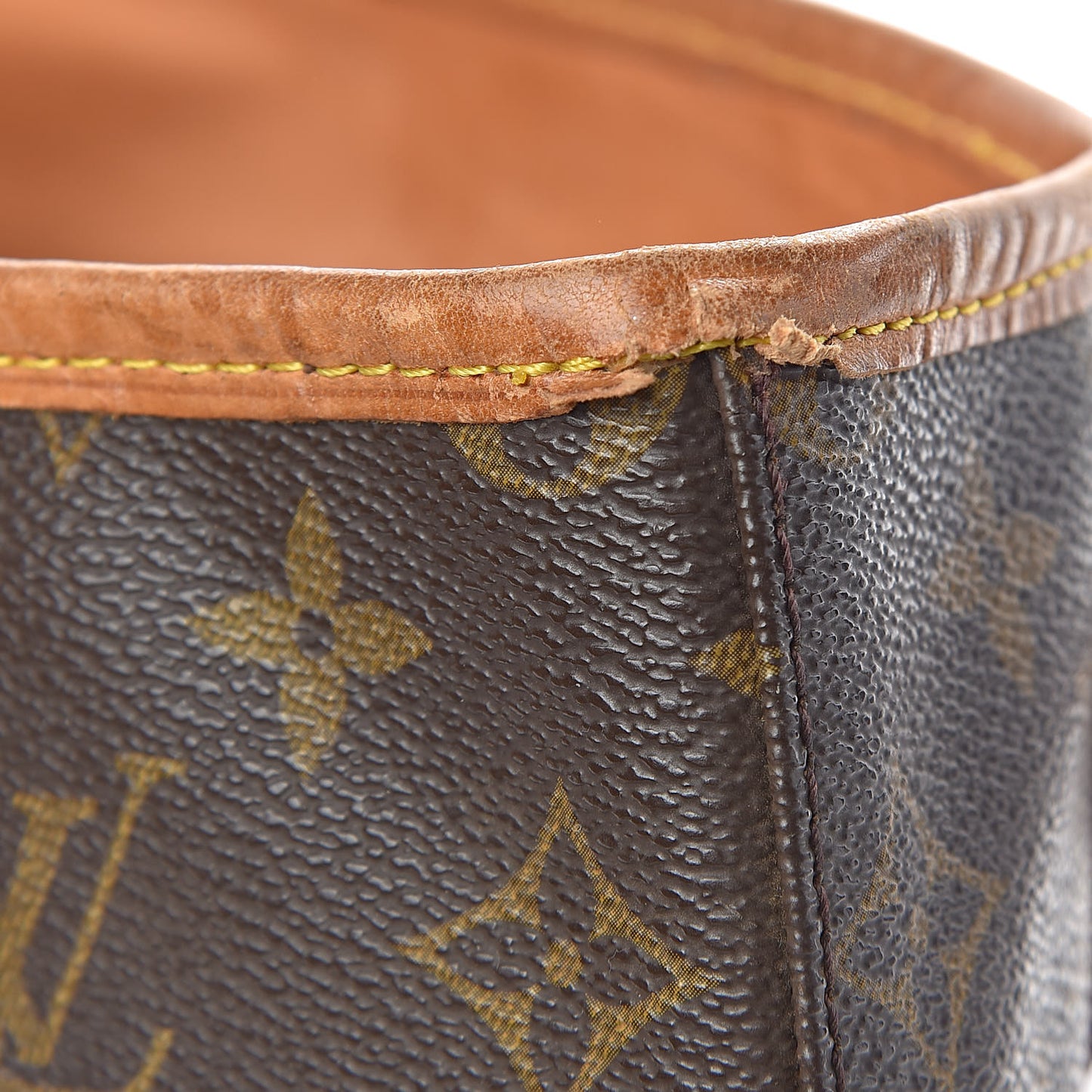 Monogram Petit Bucket 23