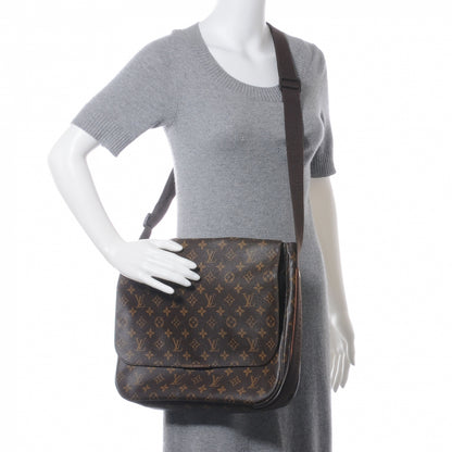 Louis Vuitton Monogram Beaubourg MM Messenger 2 of 8