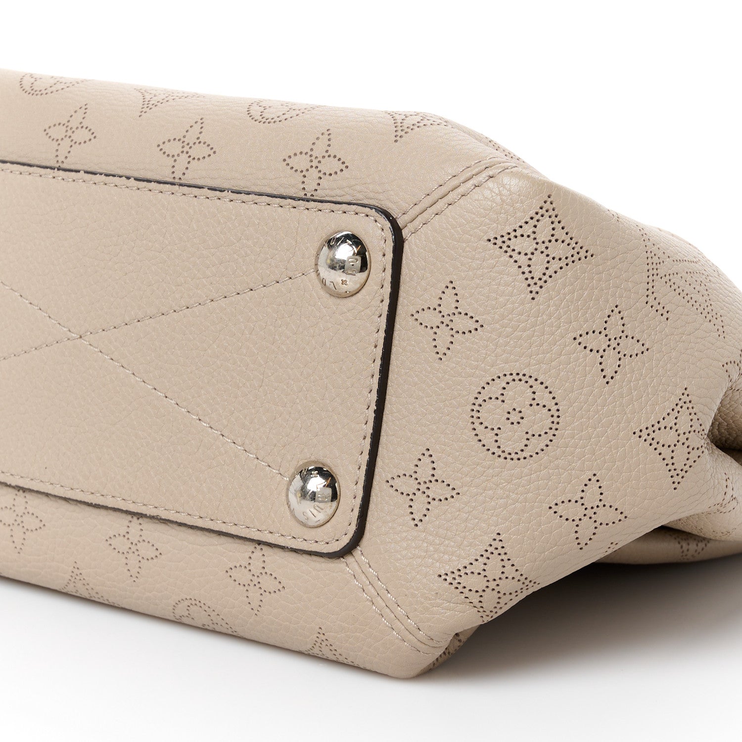 Louis Vuitton Mahina Babylone Chain BB Galet 10 of 10