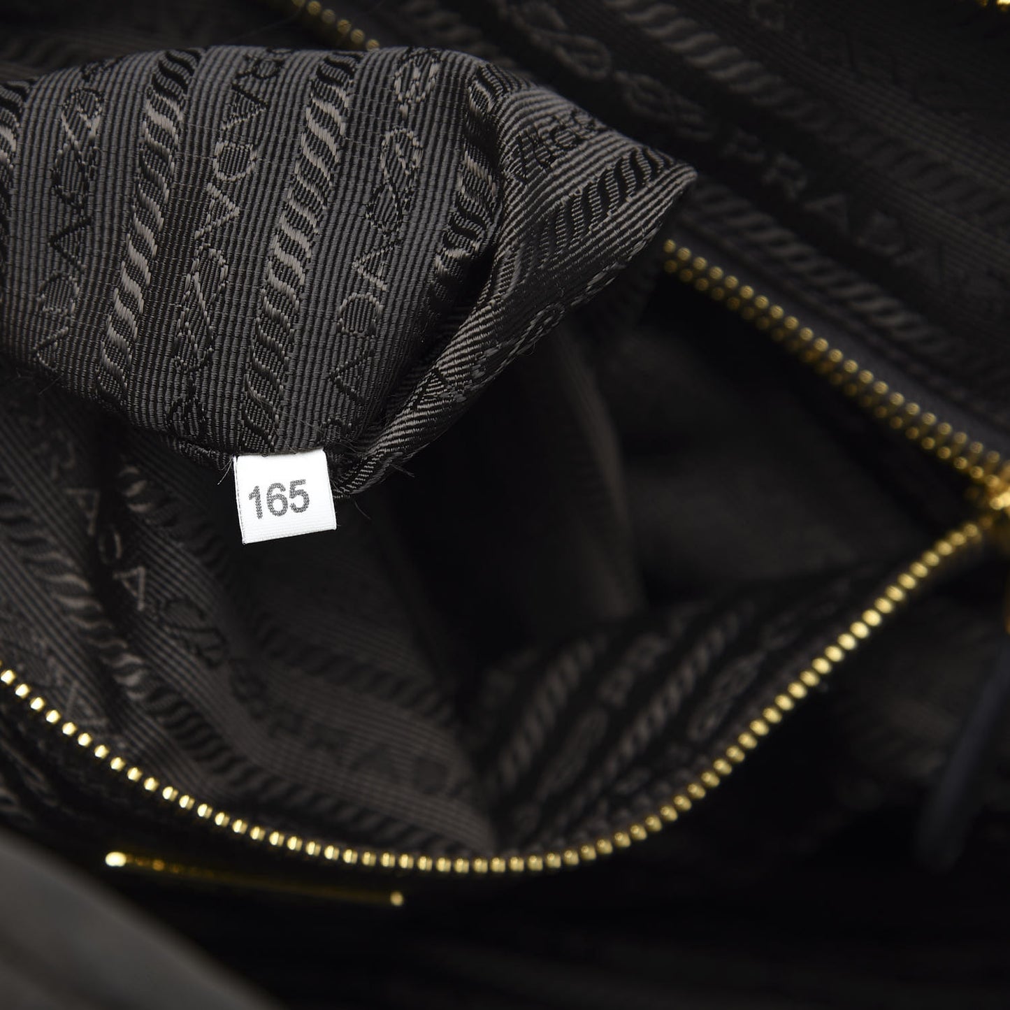 Tessuto Nylon Chevron Quilted Dome Satchel Ebano