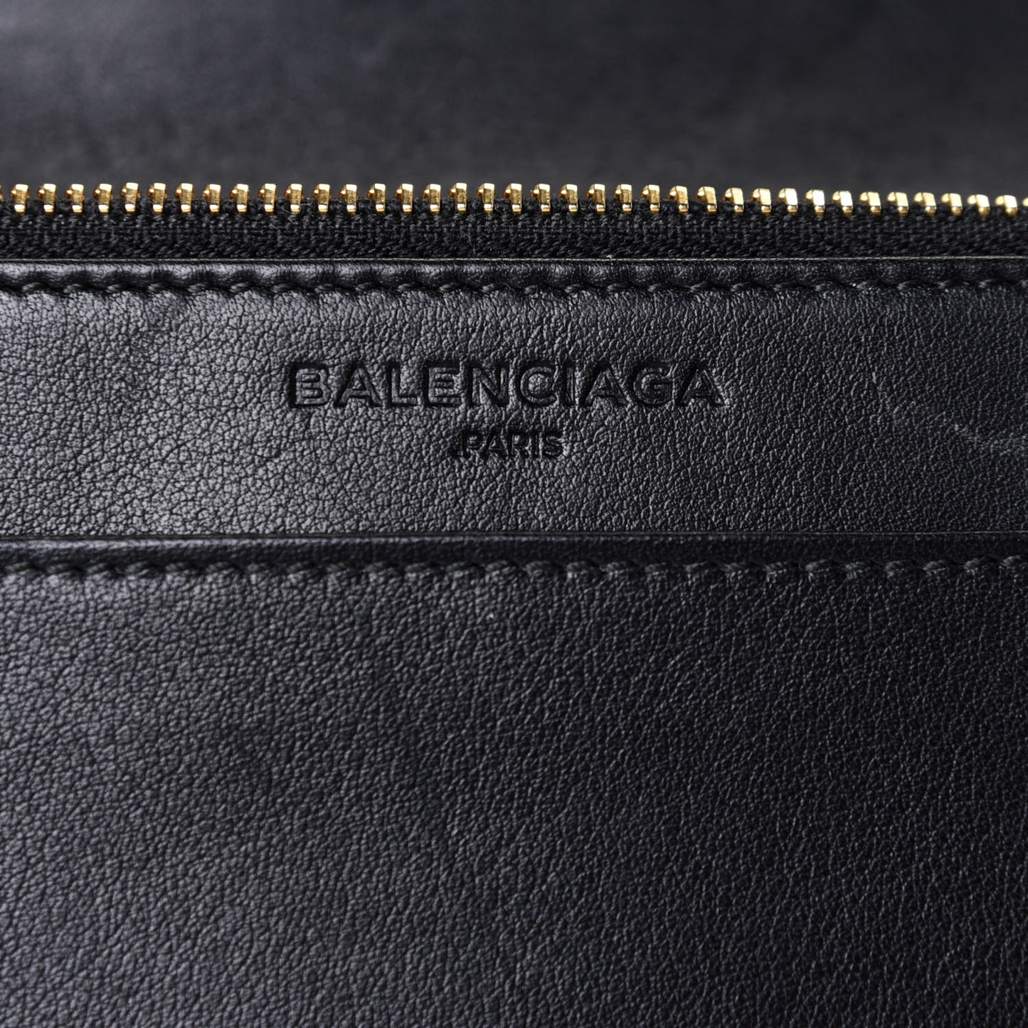 Veau Amp Plate Gold Chain Wallet Black