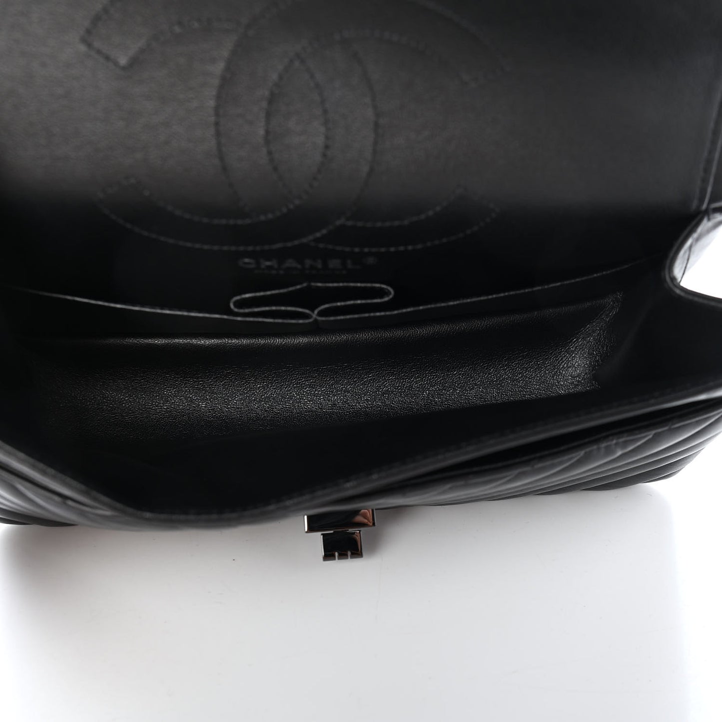 Aged Calfskin Chevron Quilted 2.55 Reissue 225 Flap So Black