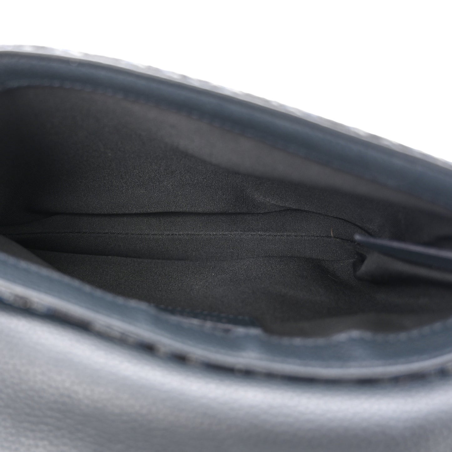 Oblique Saddle Messenger Pouch Black