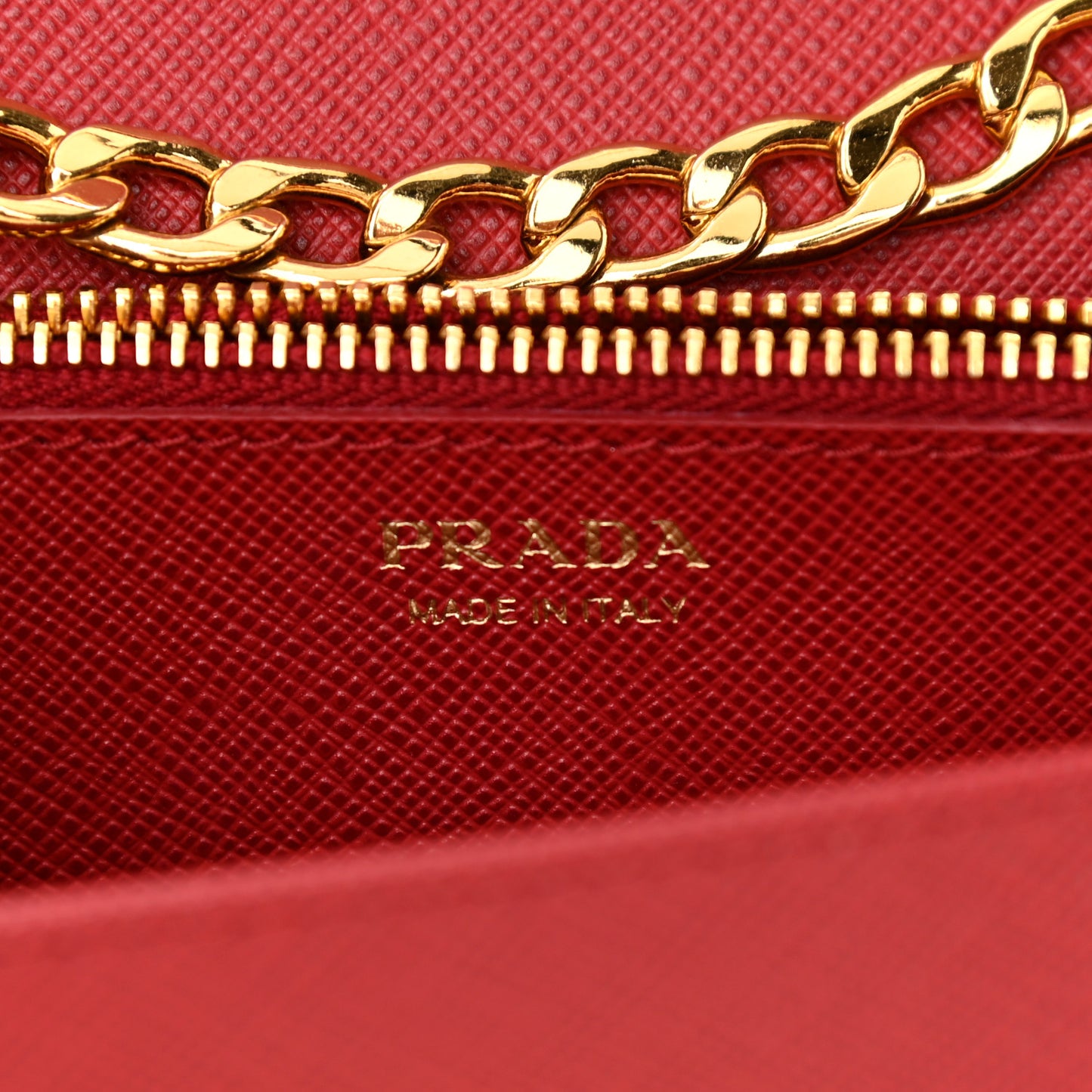 Saffiano Bandoliera Flip Lock Chain Crossbody Bag Fuoco