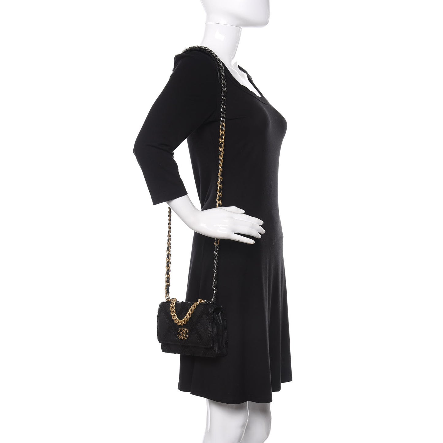 Calfskin Crochet 19 Wallet On Chain WOC Black